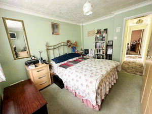 TOPPESFIELD AVENUE- click for photo gallery